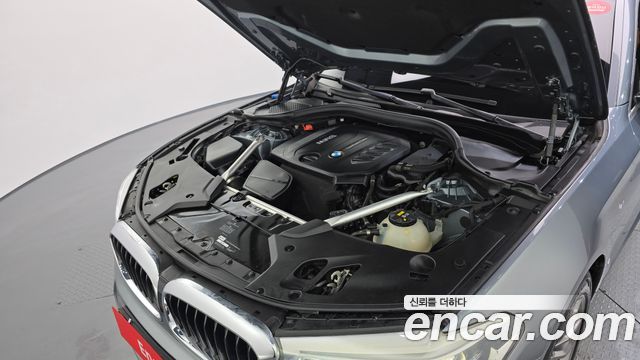 BMW 5 серии 2018 thumb 6