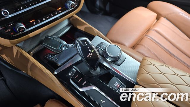 BMW 5 серии 2018 thumb 9