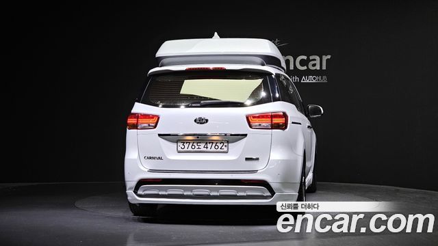 Kia Carnival 2018 thumb 5
