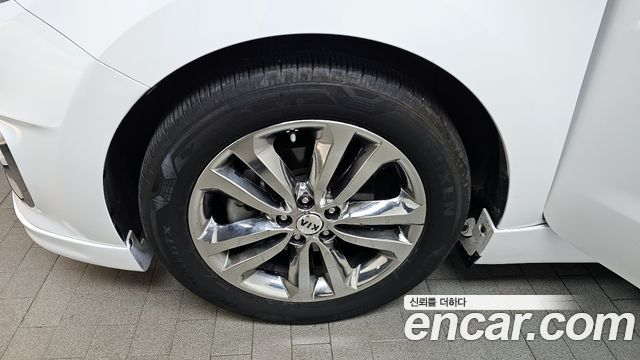 Kia Carnival 2018 thumb 6