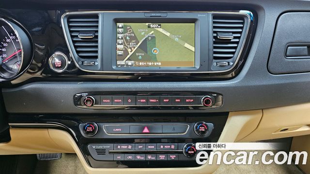 Kia Carnival 2018 thumb 12