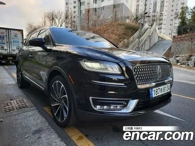 Lincoln Nautilus 2020 thumb 4