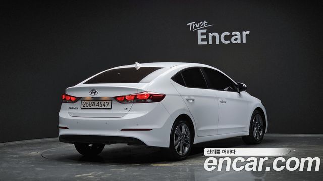 Hyundai Avante 2018 thumb 3