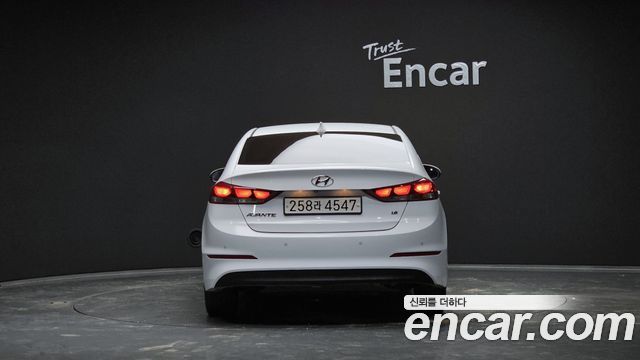 Hyundai Avante 2018 thumb 5