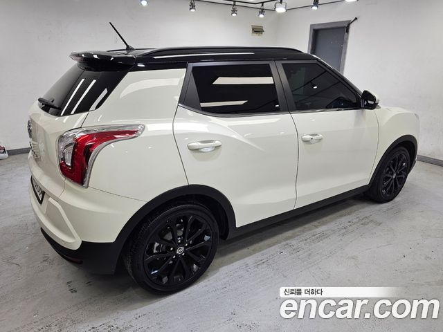 SsangYong Tivoli 2016 thumb 6