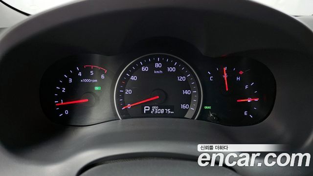 Kia Carnival 2014 thumb 8