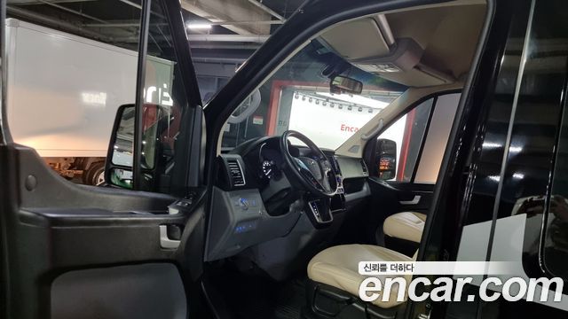 Hyundai Staria 2019 thumb 10