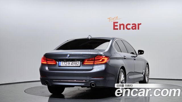 BMW 5 серии 2018 thumb 3