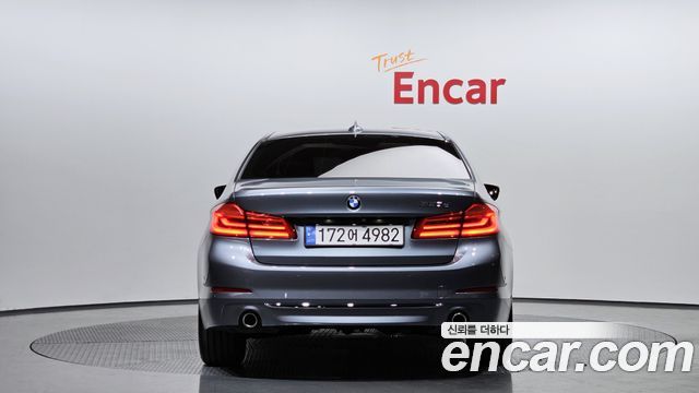 BMW 5 серии 2018 thumb 5