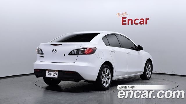 Mazda 3 2011 thumb 3