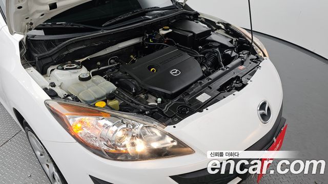 Mazda 3 2011 thumb 6