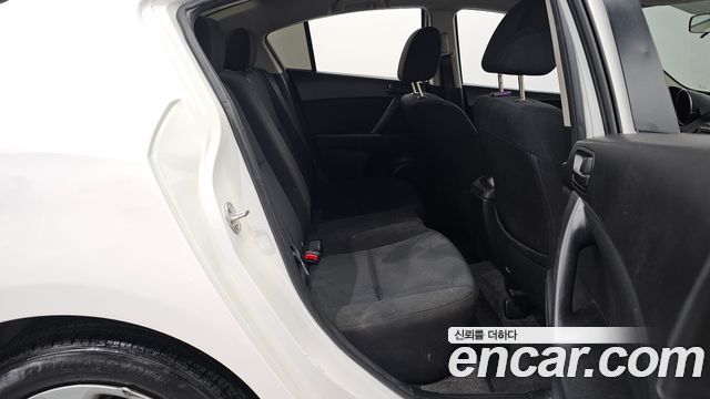 Mazda 3 2011 thumb 11