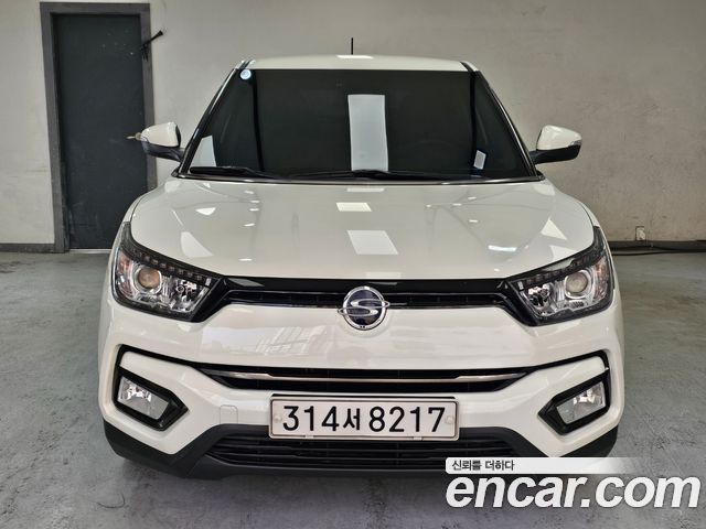 SsangYong Tivoli 2017 thumb 2