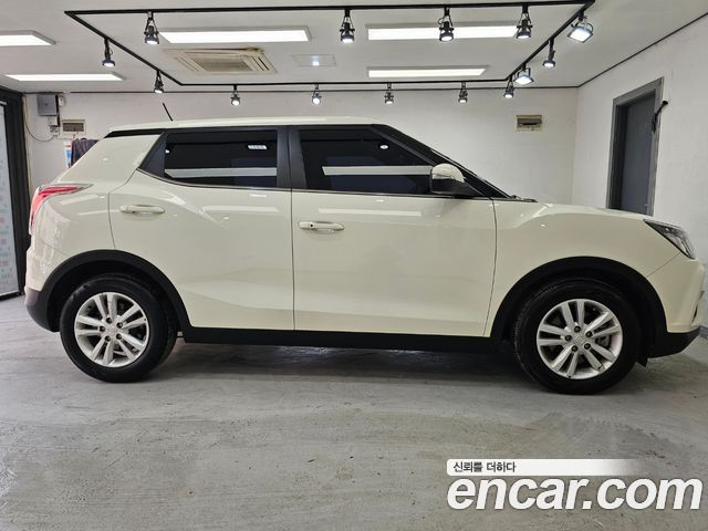 SsangYong Tivoli 2017 thumb 5