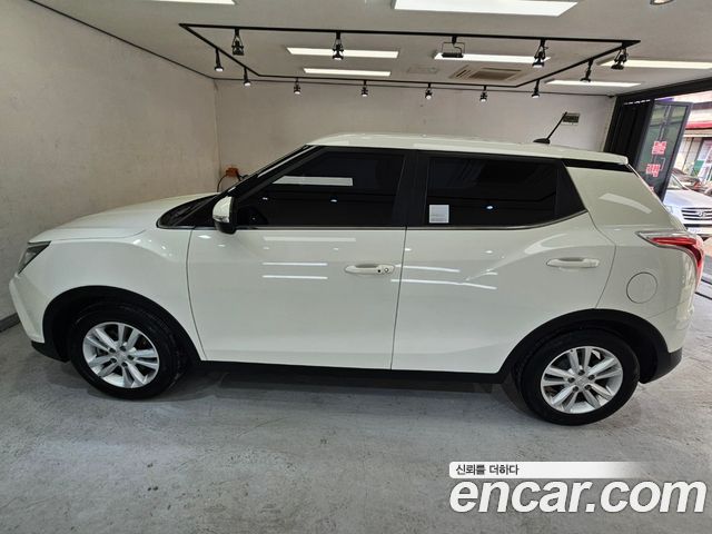 SsangYong Tivoli 2017 thumb 6