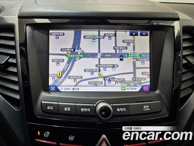 SsangYong Tivoli 2017 thumb 10