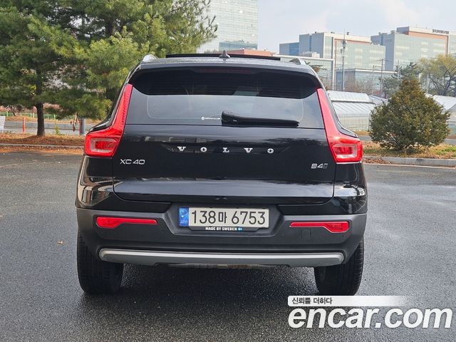 Volvo XC40 2021 thumb 5