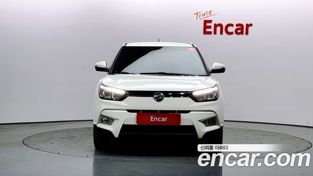 SsangYong Tivoli 2015 thumb 4