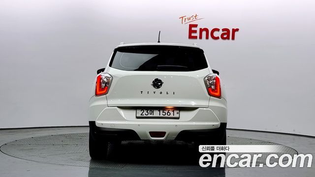 SsangYong Tivoli 2015 thumb 5