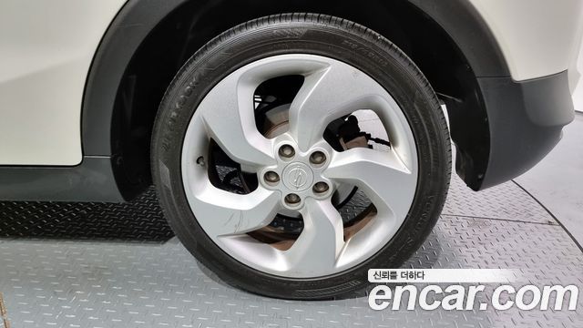 SsangYong Tivoli 2015 thumb 6