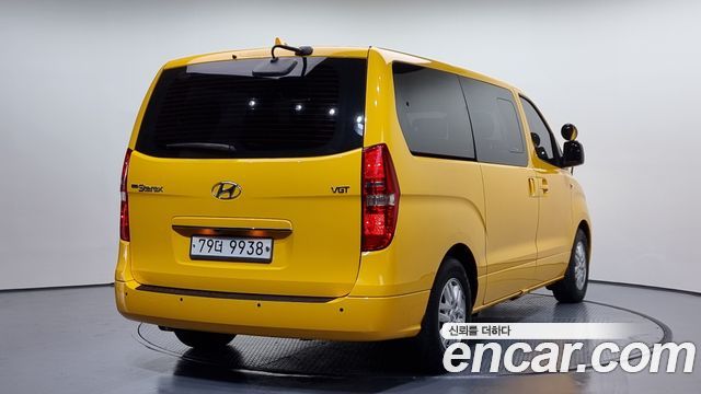 Hyundai Starex 2016 thumb 3