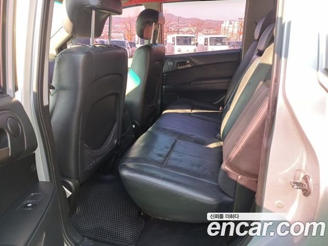 SsangYong Korando 2012 thumb 10