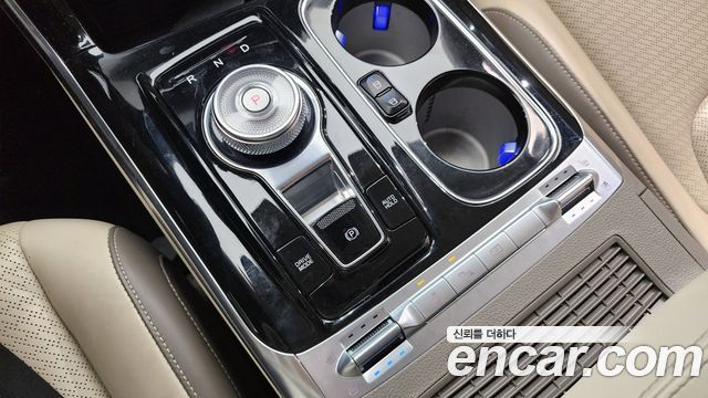 Kia Carnival 2021 thumb 10