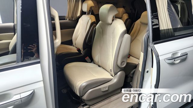 Kia Carnival 2021 thumb 11