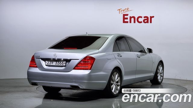 Mercedes-Benz S-Class 2012 thumb 3