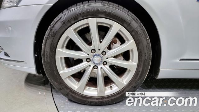 Mercedes-Benz S-Class 2012 thumb 6