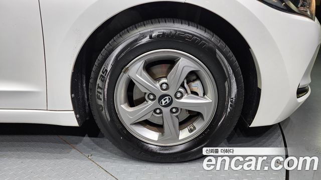 Hyundai Avante 2015 thumb 5