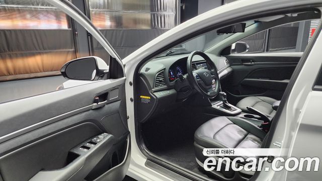 Hyundai Avante 2015 thumb 10