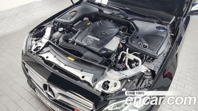 Mercedes-Benz E-Class 2019 thumb 6