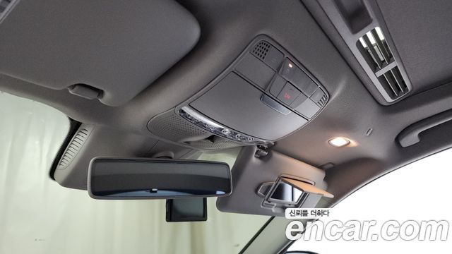 Mercedes-Benz E-Class 2019 thumb 12