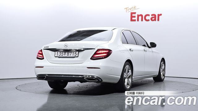 Mercedes-Benz E-Class 2018 thumb 3