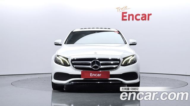 Mercedes-Benz E-Class 2018 thumb 4