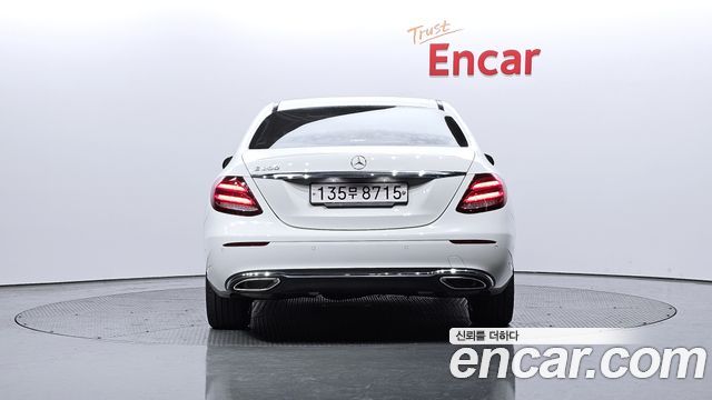 Mercedes-Benz E-Class 2018 thumb 5