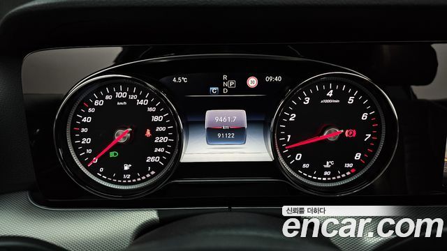 Mercedes-Benz E-Class 2018 thumb 9