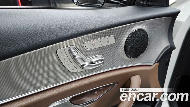 Mercedes-Benz E-Class 2018 thumb 12