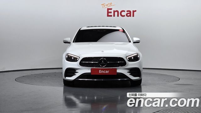 Mercedes-Benz E-Class 2023 thumb 4