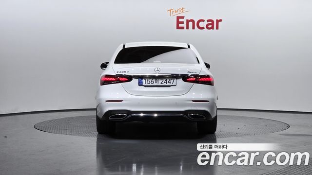 Mercedes-Benz E-Class 2023 thumb 5