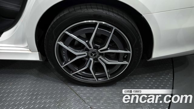 Mercedes-Benz E-Class 2023 thumb 6