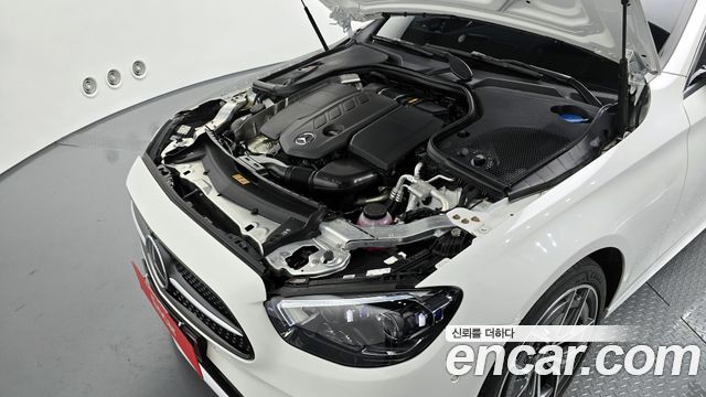 Mercedes-Benz E-Class 2023 thumb 7