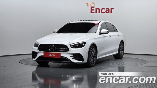 Mercedes-Benz E-Class 2023 thumb 12