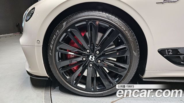 Bentley Continental 2022 thumb 6