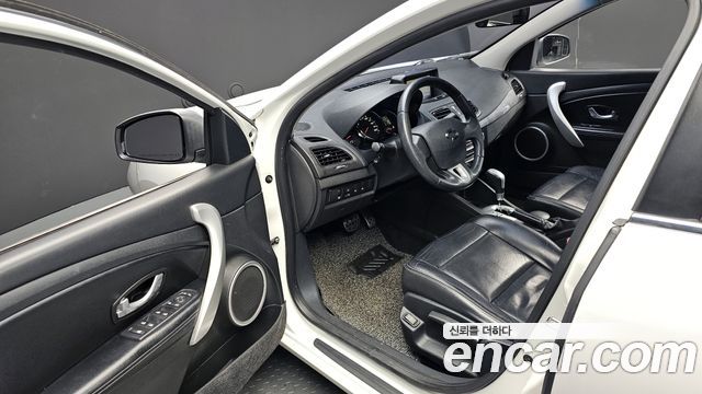 Renault Korea SM3 2011 thumb 12