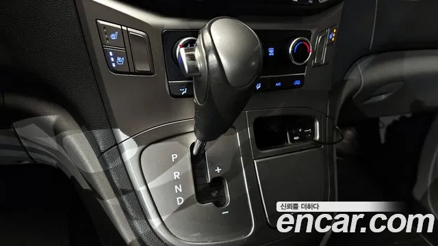 Hyundai Starex 2021 thumb 9