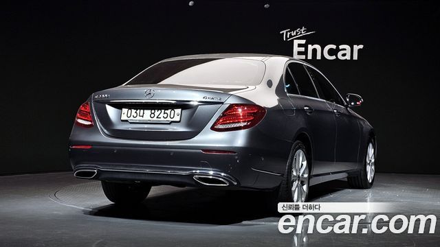 Mercedes-Benz E-Class 2017 thumb 3