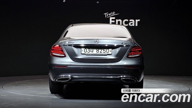 Mercedes-Benz E-Class 2017 thumb 5