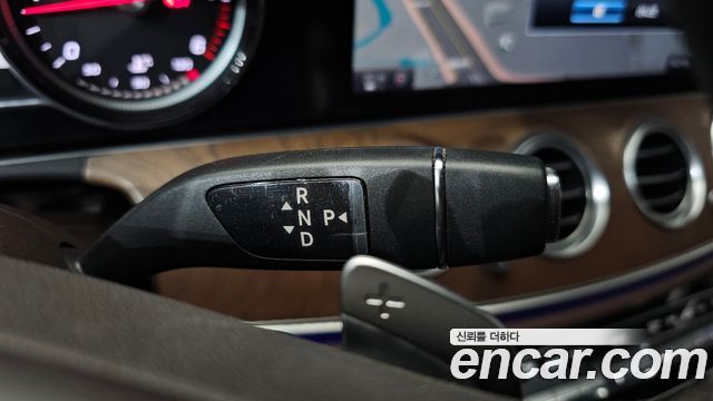 Mercedes-Benz E-Class 2017 thumb 9